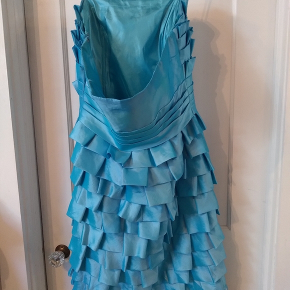 Gorgeous! Satin Cocktail 👗 Dress - Picture 2 of 2